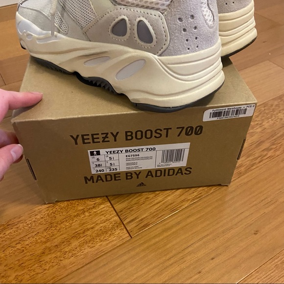 Yeezy 700s Analog SOLD - Picture 5 of 5